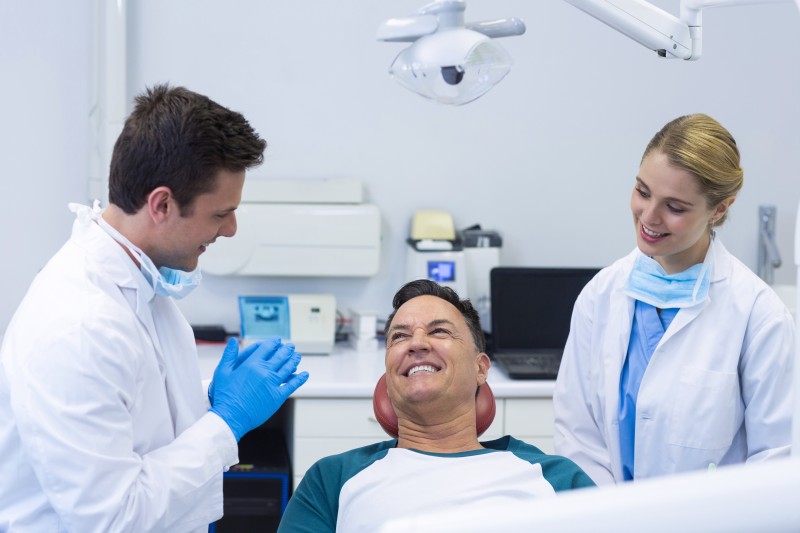 Is A Cosmetic Dentist The Same As A General Dentist In Chicago?